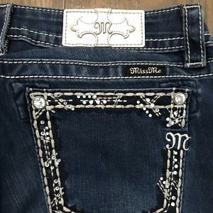 Miss Me jean signature skinny crop